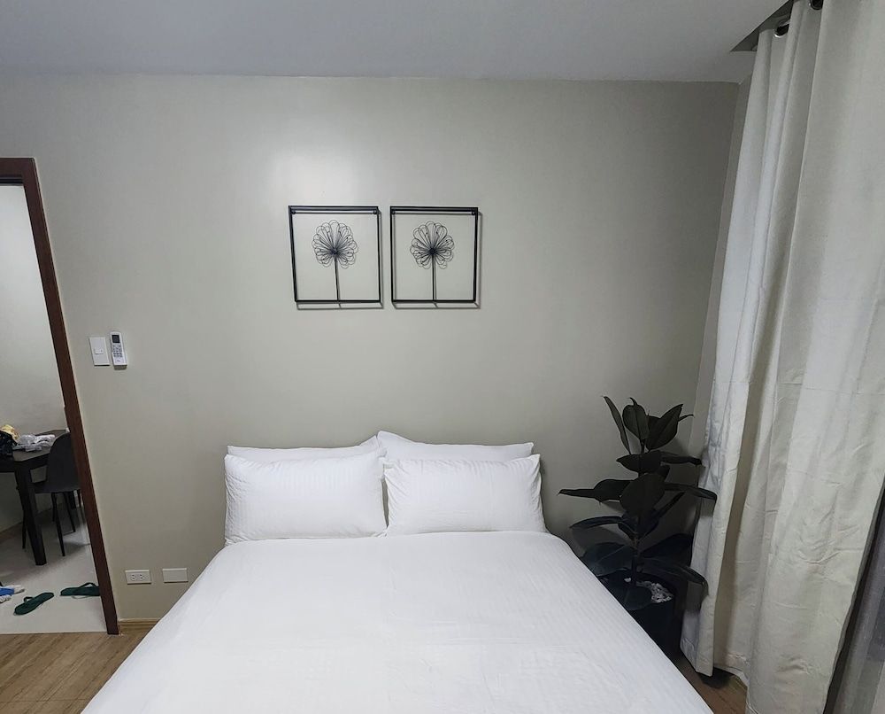 Cozy 1BR Condo in Mandaluyong City With City Skyline View Condo, 1 Bedroom, Accessible, Patio 16