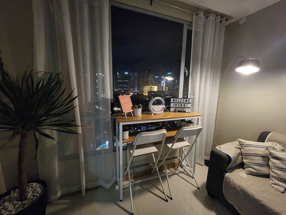Cozy 1BR Condo in Mandaluyong City With City Skyline View Condo, 1 Bedroom, Accessible, Patio 73