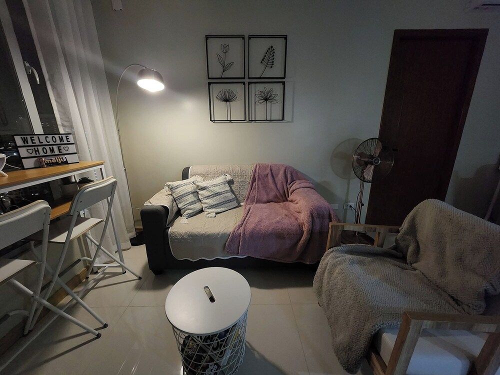 Cozy 1BR Condo in Mandaluyong City With City Skyline View Condo, 1 Bedroom, Accessible, Patio 79