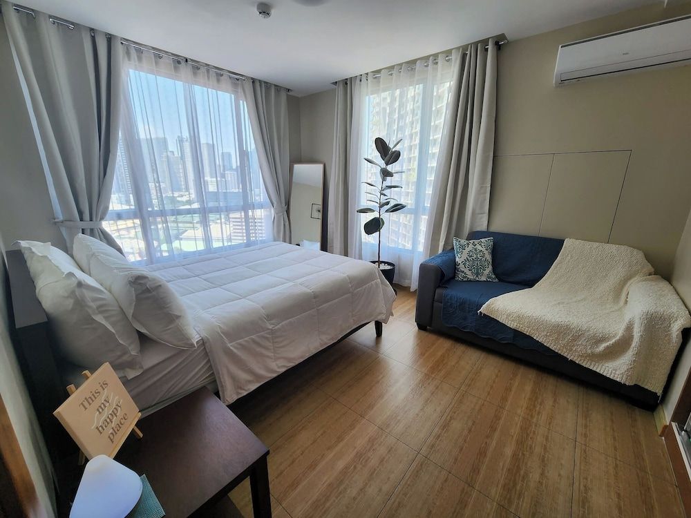 Cozy 1BR Condo in Mandaluyong City With City Skyline View Condo, 1 Bedroom, Accessible, Patio 13