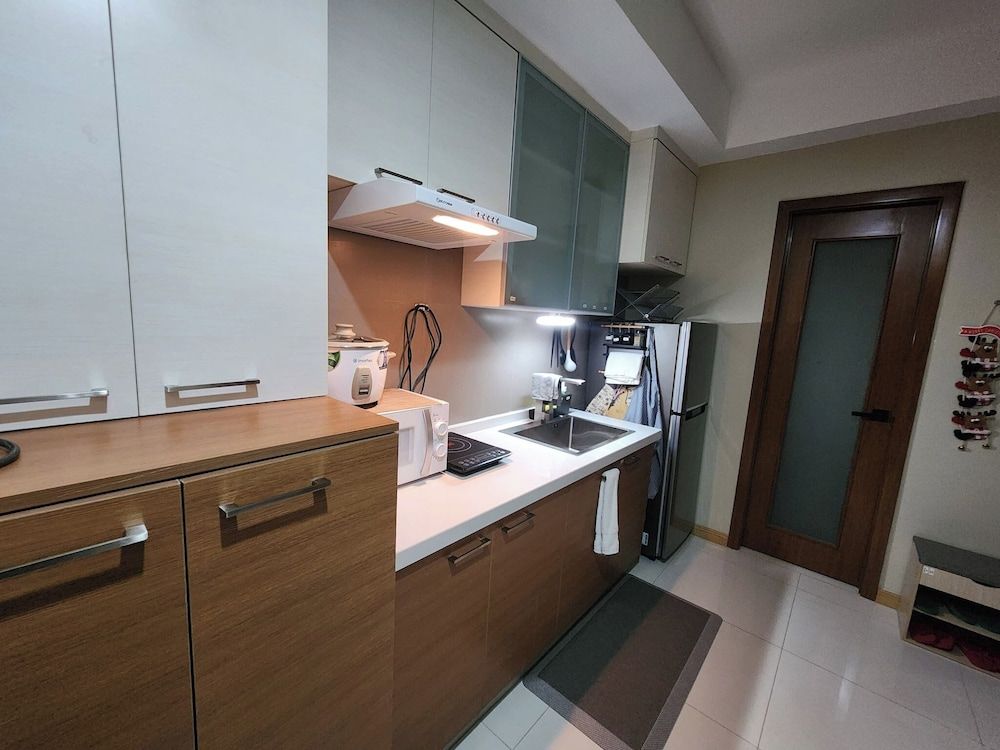 Cozy 1BR Condo in Mandaluyong City With City Skyline View Condo, 1 Bedroom, Accessible, Patio 62