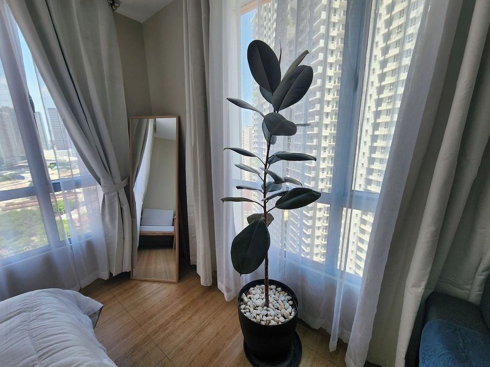 Cozy 1BR Condo in Mandaluyong City With City Skyline View Condo, 1 Bedroom, Accessible, Patio 54