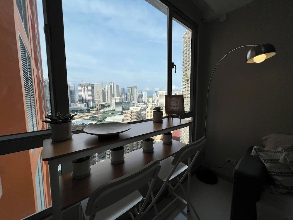 Cozy 1BR Condo in Mandaluyong City With City Skyline View Condo, 1 Bedroom, Accessible, Patio 72