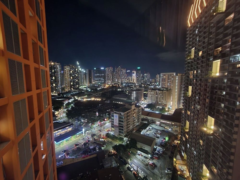 Cozy 1BR Condo in Mandaluyong City With City Skyline View Condo, 1 Bedroom, Accessible, Patio 35