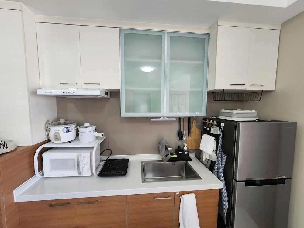 Cozy 1BR Condo in Mandaluyong City With City Skyline View Condo, 1 Bedroom, Accessible, Patio 51