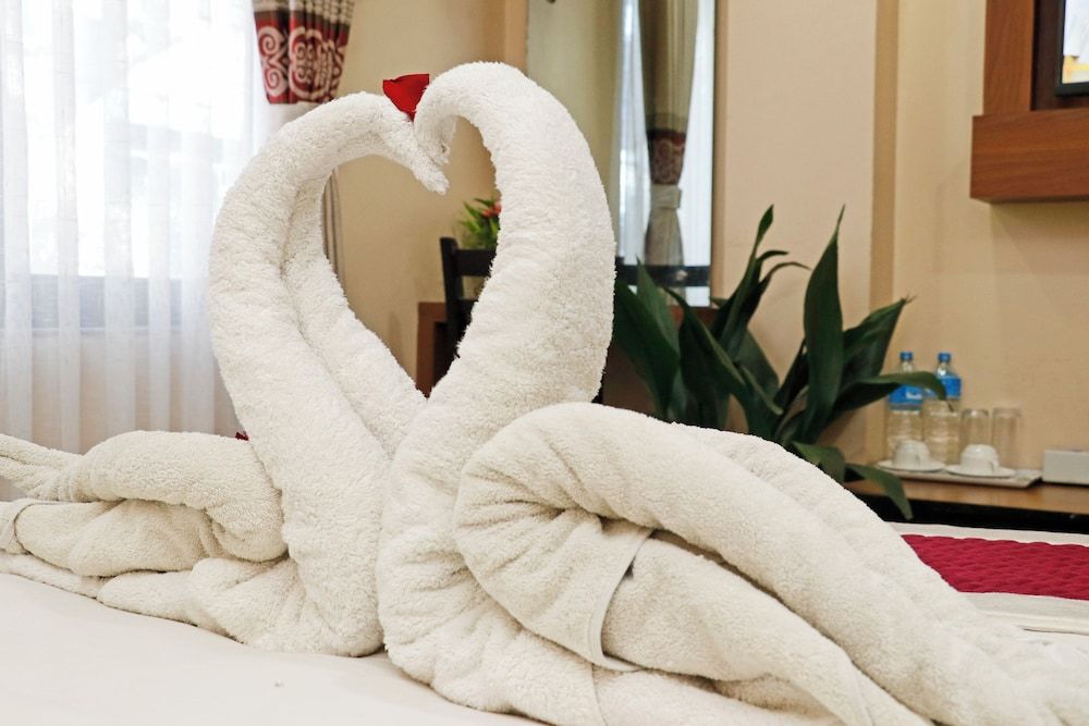 Hotel Maheshwor Deluxe Double Room, City View 2