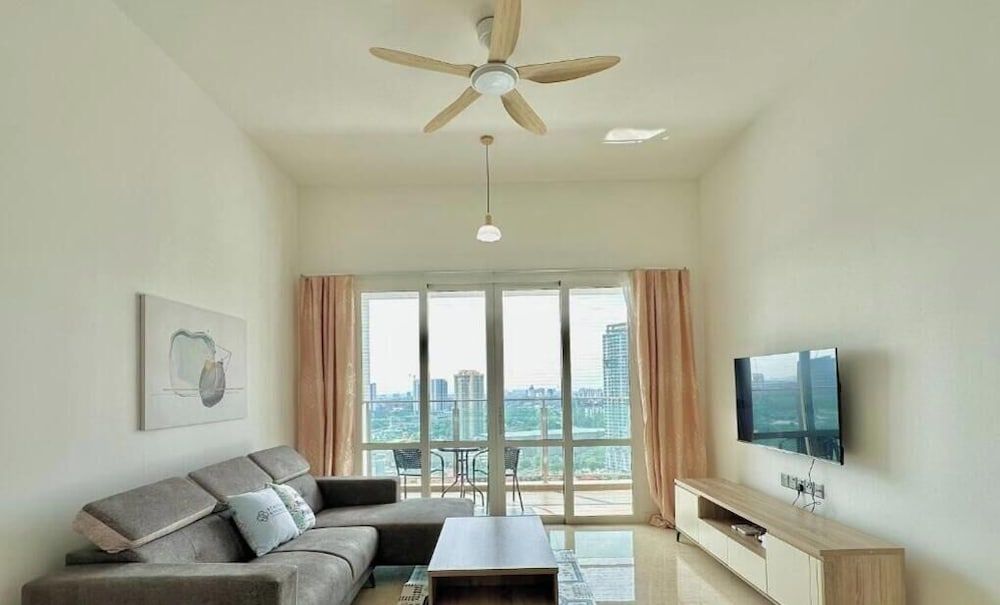 TriTower Residence JB by Stayrene Comfort Apartment, 3 Bedrooms, Balcony, City View 3