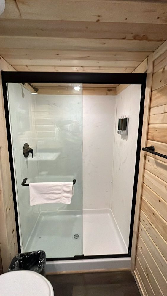 Grand Canyon Tiny Homes Family Cottage, Multiple Beds, Patio, Mountain View 9