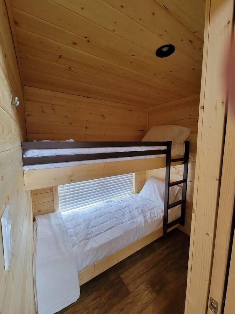 Grand Canyon Tiny Homes Superior Chalet 48