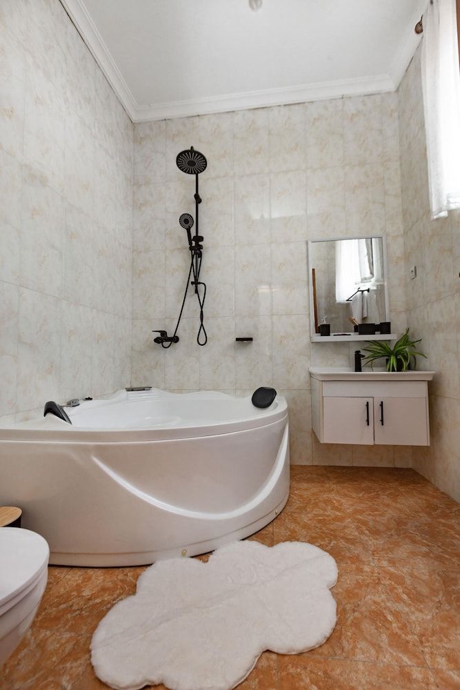 Pillar House Inn Room 4