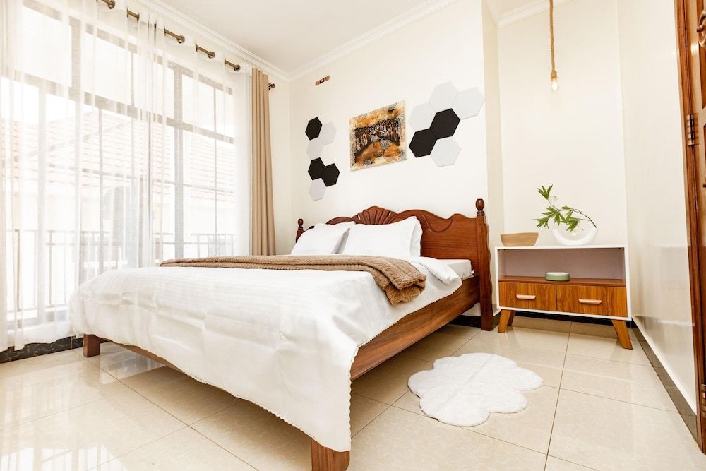 Pillar House Inn Room