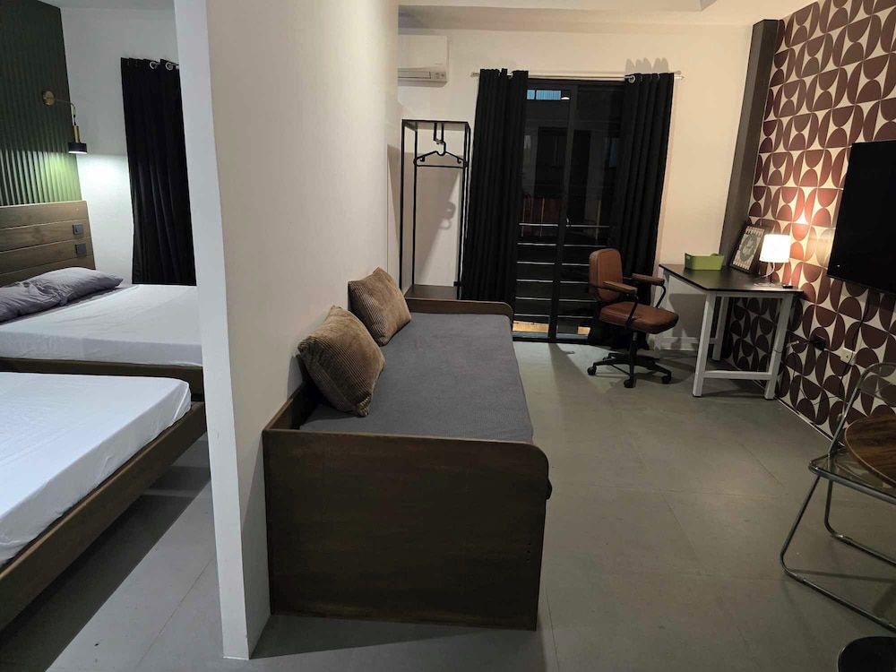 RA House Residences Elite Condo, Multiple Beds, Kitchenette, Courtyard View 4