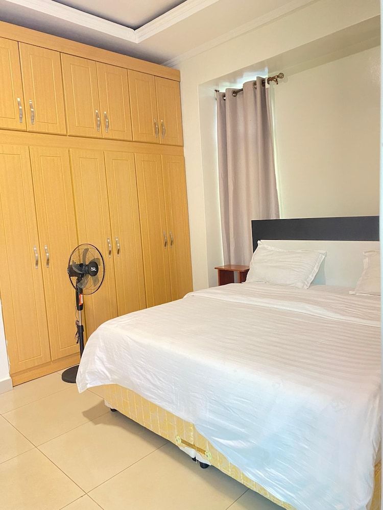 KIGALI QUEENS HOME AND APRTMENTS Standard Double or Twin Room, City View