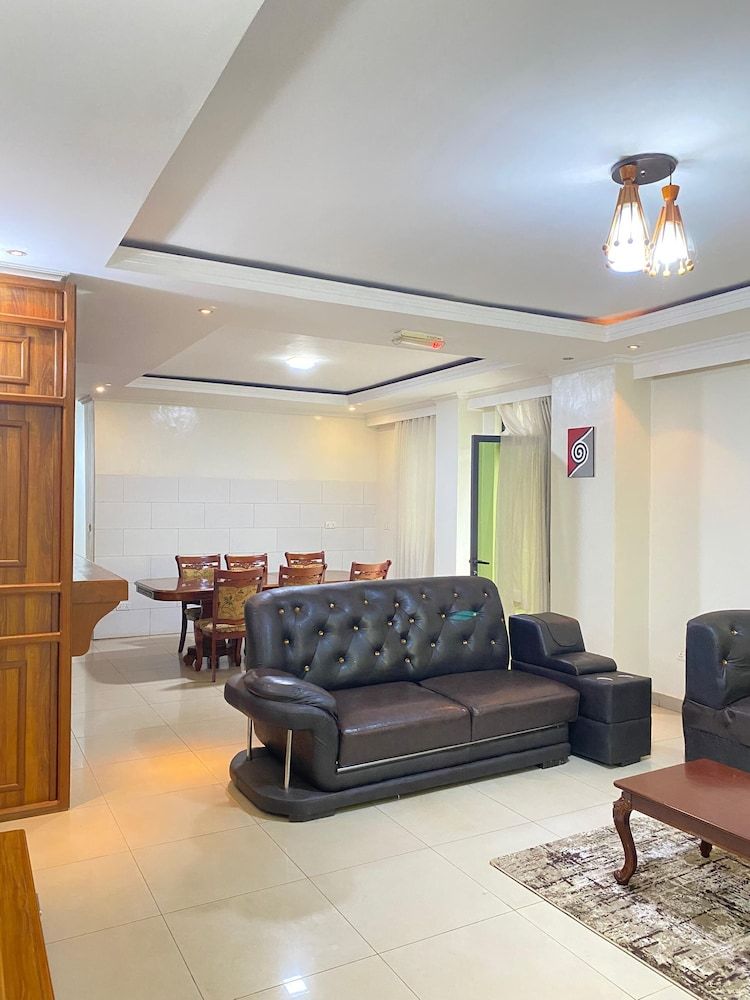 KIGALI QUEENS HOME AND APRTMENTS Standard Double or Twin Room, City View 4