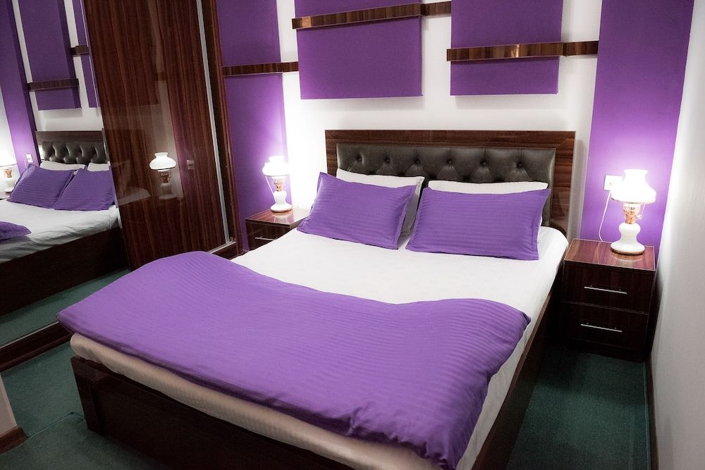 Old Radio Basic Double Room 2