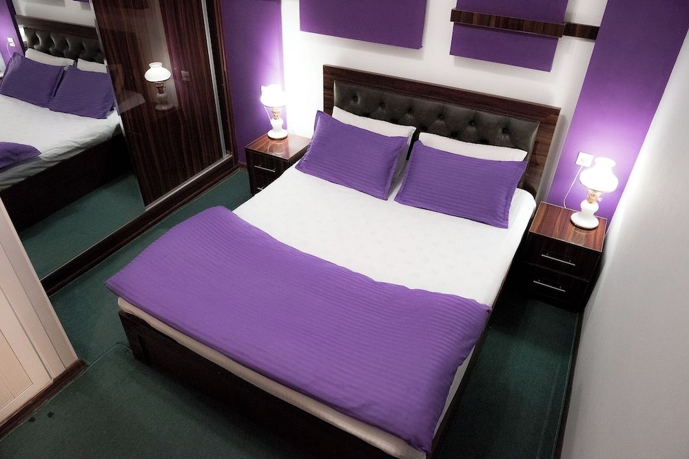 Old Radio Basic Double Room