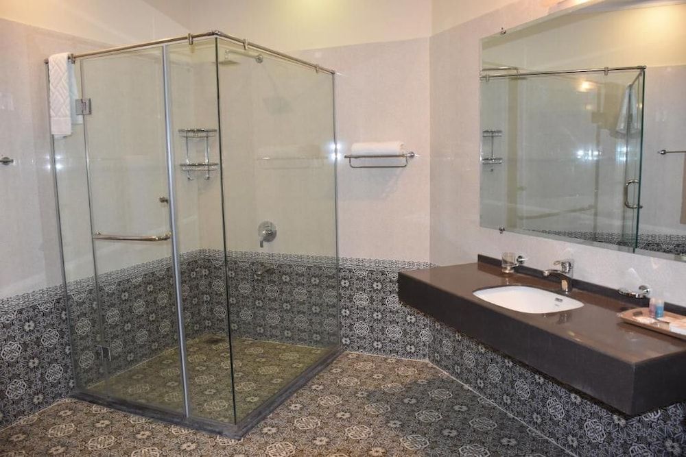 Hotel de Raj Sialkot Standard Room 4