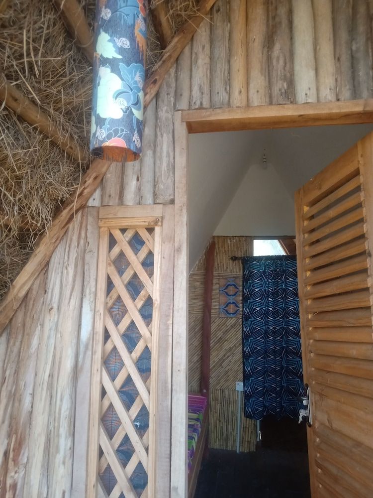 Real African Life Safaris and Camps Traditional Cabin, Garden View