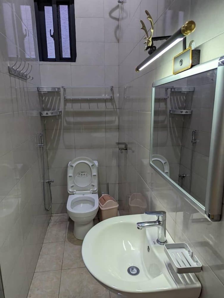 Lavender Lodge - Dodoma Luxury Double Room, Courtyard View 10