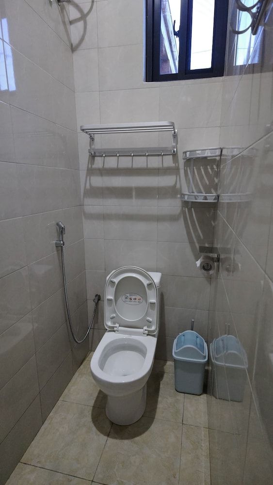 Lavender Lodge - Dodoma Luxury Double Room, Courtyard View 11