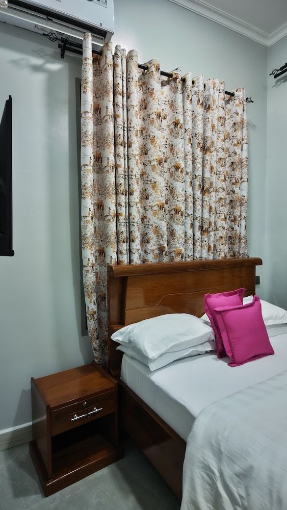 Lavender Lodge - Dodoma Luxury Double Room, Courtyard View 6