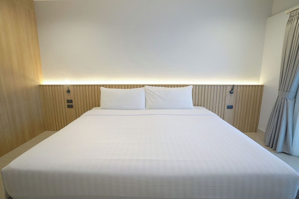 Manditel North Pattaya Deluxe Double Room 4