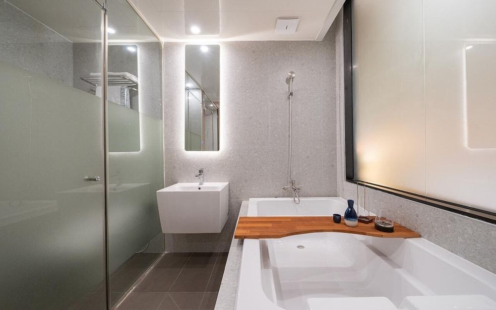 Incheon Brown-Dot Hotel Signature Double Room 3