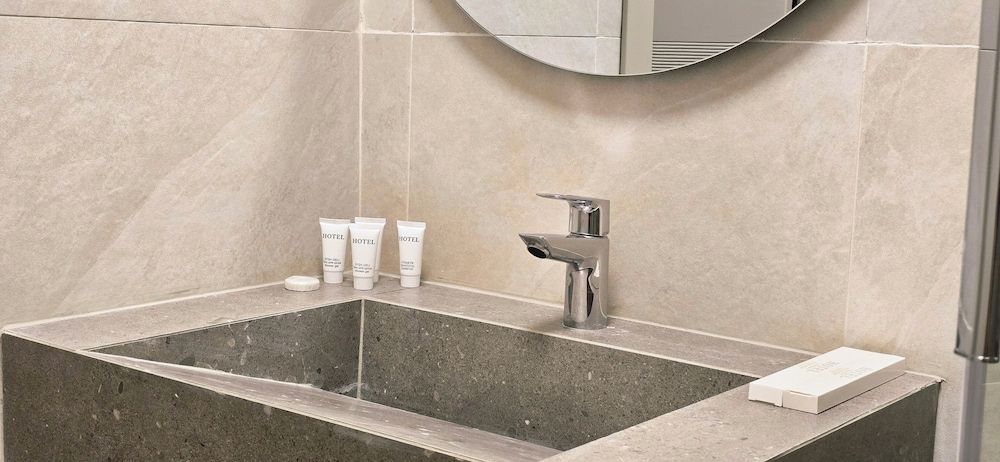 Naya Hotel Double Room, City View 33