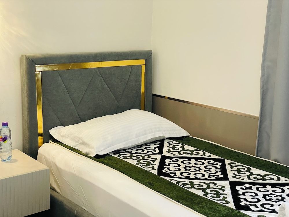 Naya Hotel Twin Room 7