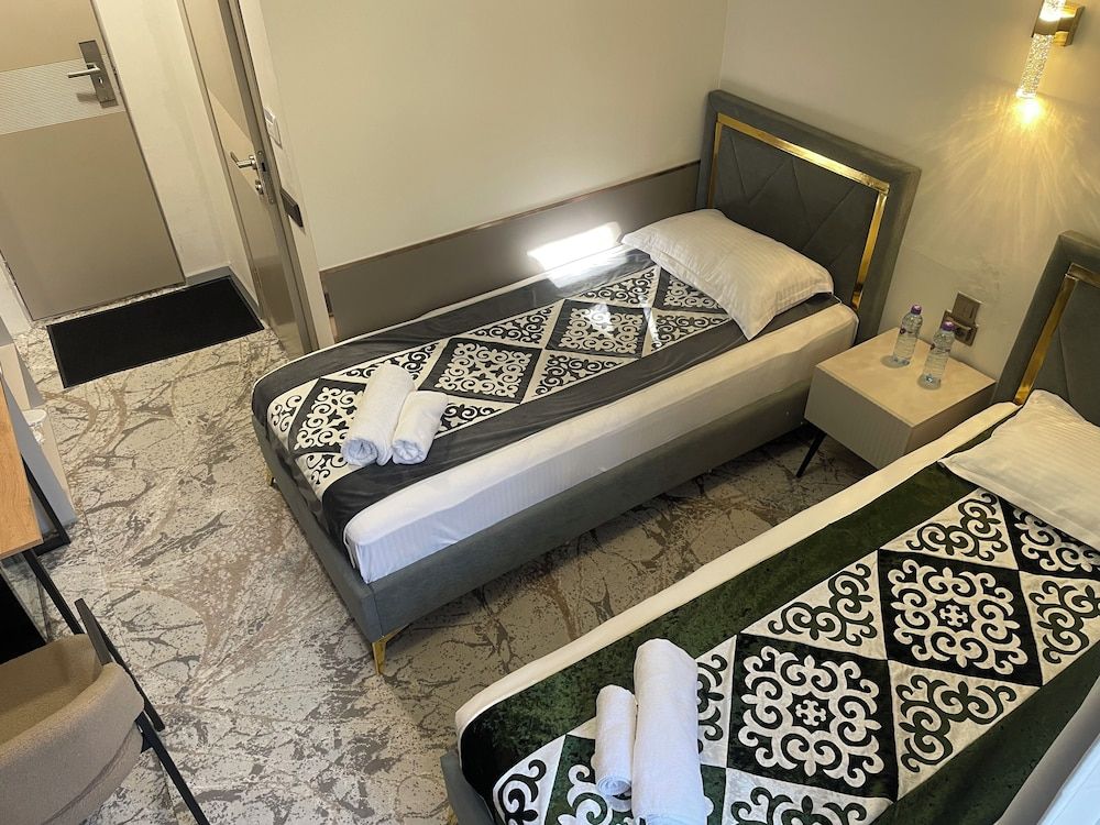 Naya Hotel Twin Room 3