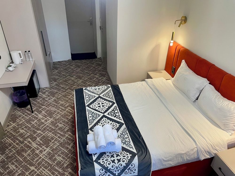 Naya Hotel Double Room, City View 5