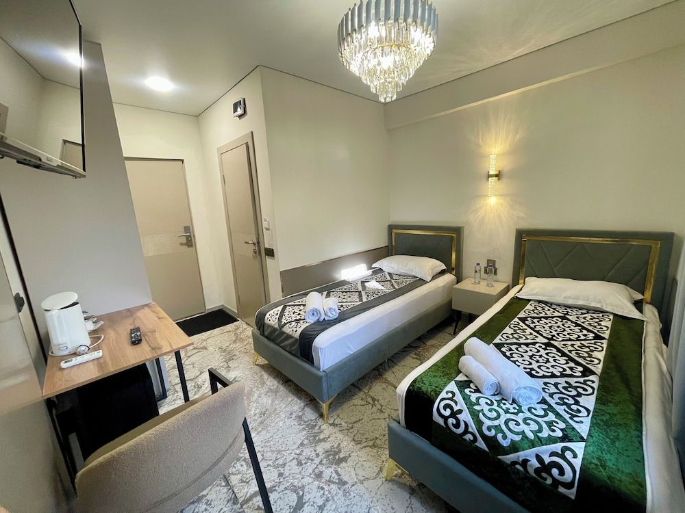 Naya Hotel Twin Room 4