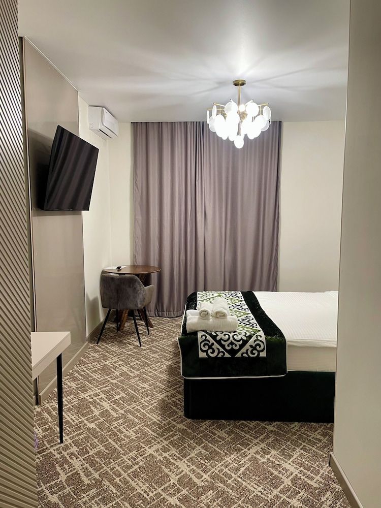 Naya Hotel Double Room, City View