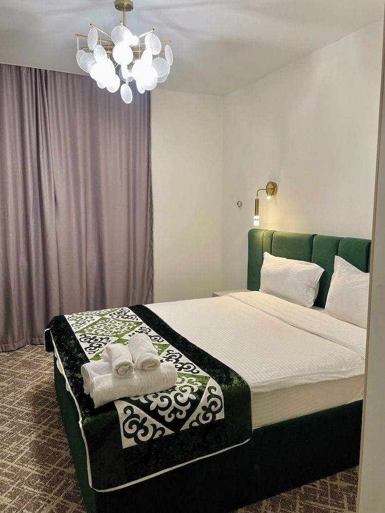 Naya Hotel Double Room, City View 3