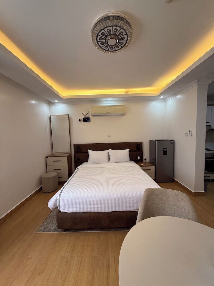 Cascadia Serviced Apartments Deluxe Studio, Balcony, City View 2