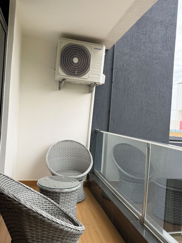 Cascadia Serviced Apartments Deluxe Studio, Balcony, City View 15