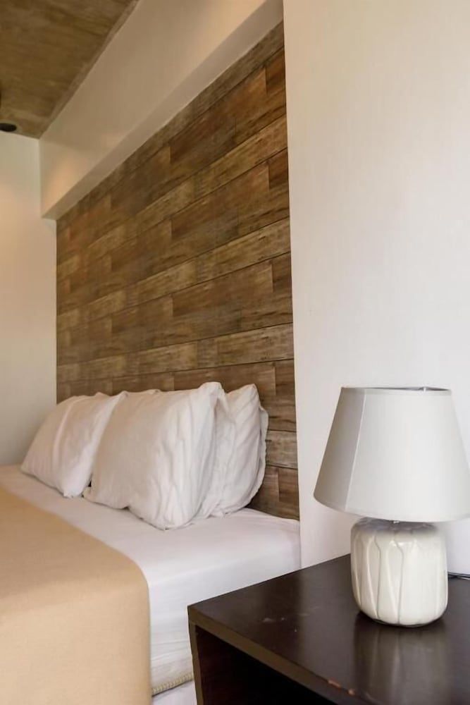 5880 Enriquez Residences Basic Studio, 1 Bedroom, City View 10