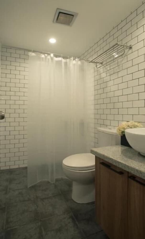 5880 Enriquez Residences Family Apartment, Multiple Beds, City View 5