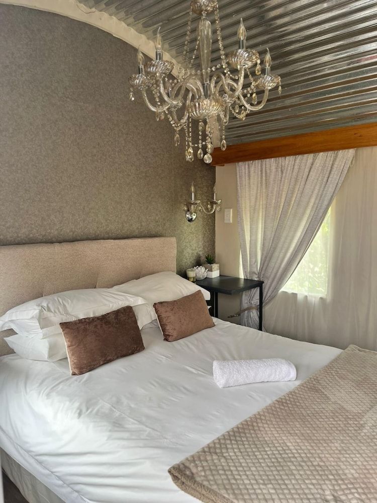 Conductor's Inn Standard Double Room 3