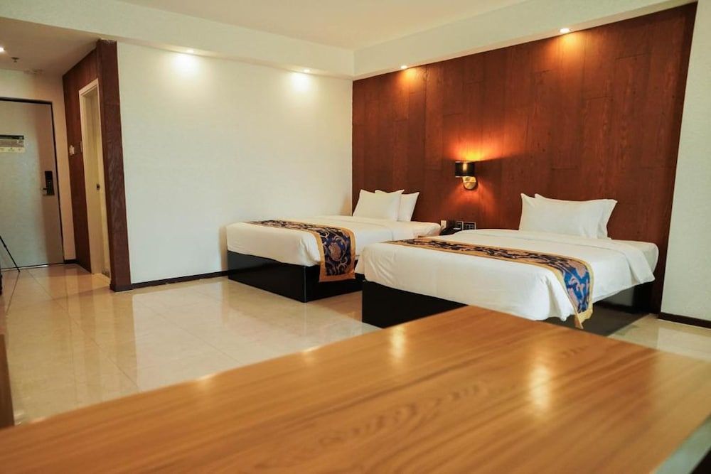 Dancenter Luxury Retreat Angeles City Deluxe Twin Room 3