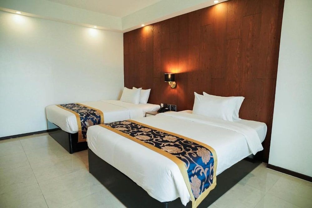 Dancenter Luxury Retreat Angeles City Deluxe Twin Room 2