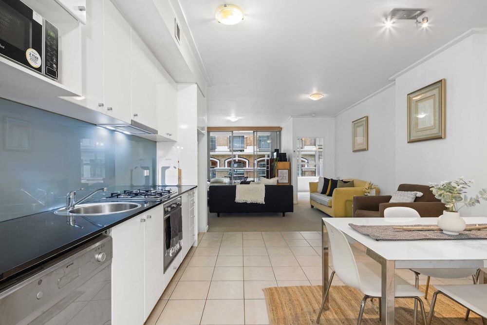 Spacious & Comfy Apt for 6 Next to Darling Harbour