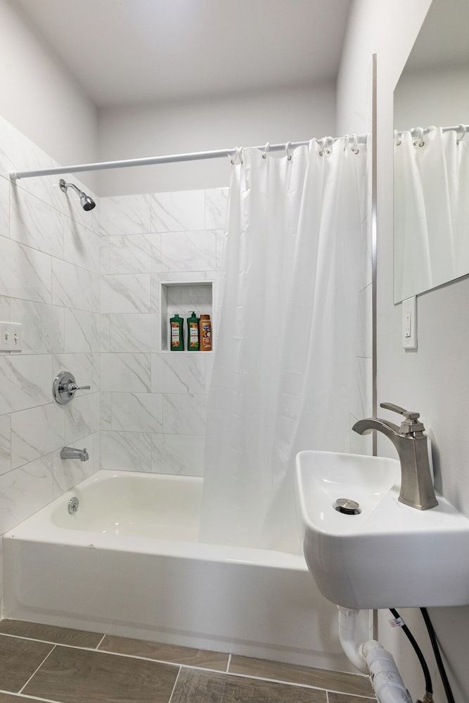 Chic & Cozy Philly Stay in City Center Apartment, 2 Bedrooms 3