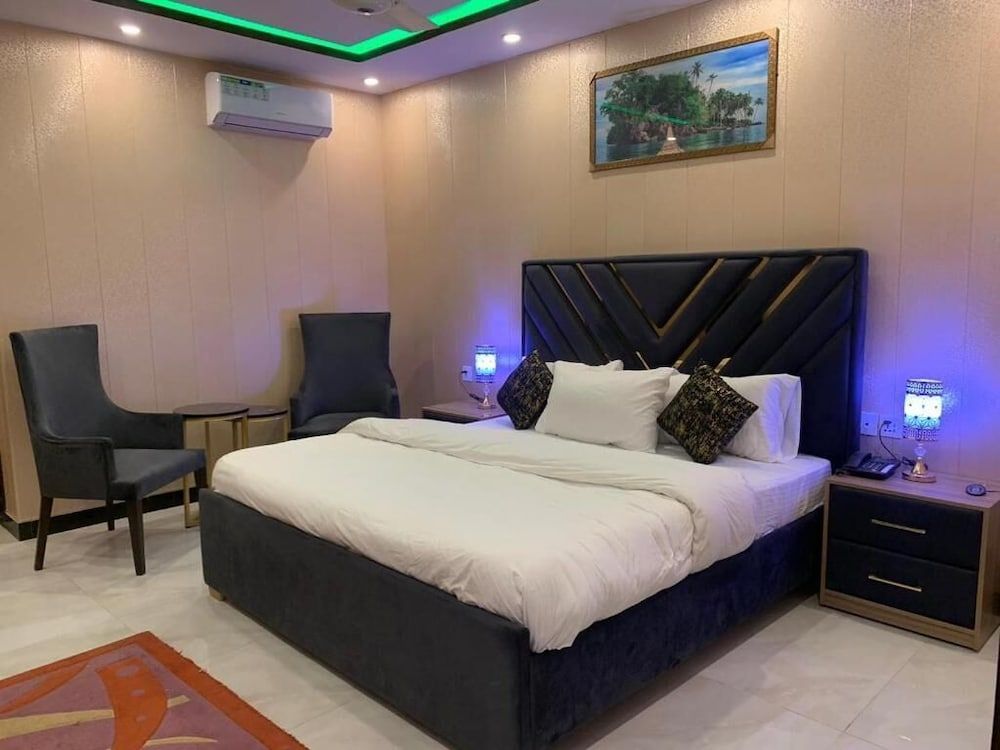 Dior One Hotel Deluxe Double Room 4