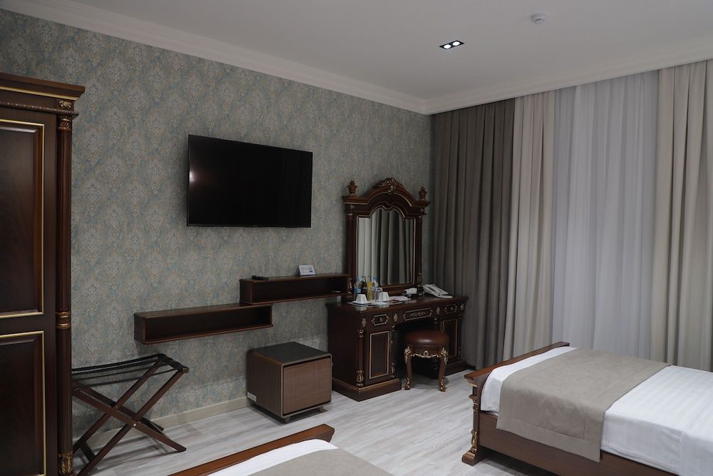 Golden Samarkand Deluxe Twin Room 2