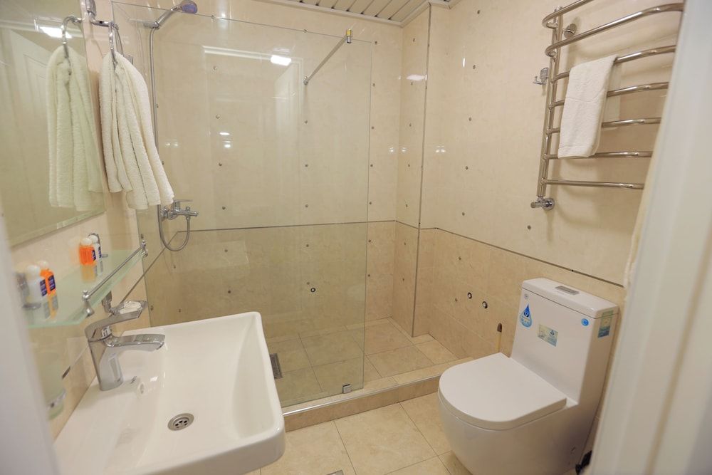 AYNIY HOTEL Luxury Double or Twin Room, Balcony 3