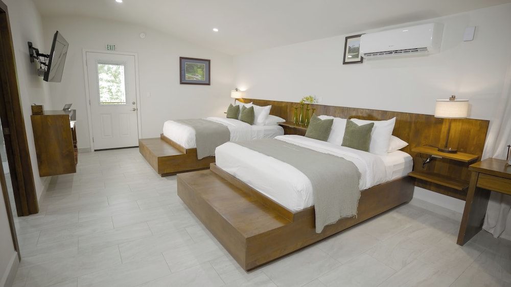 Roaring River Resort Superior Double or Twin Room