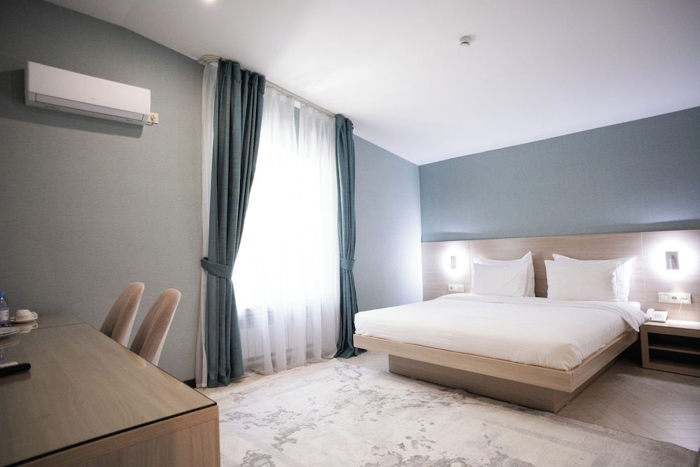 Resident Hotel Gogol Family Room 2