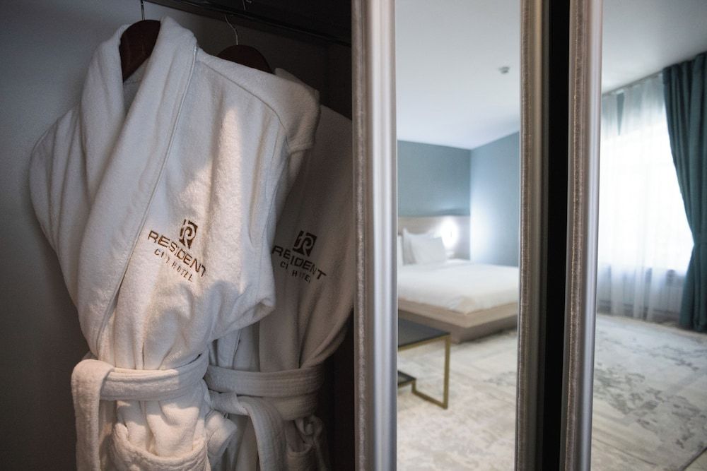 Resident Hotel Gogol Family Room 6