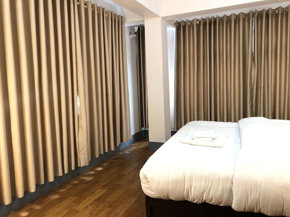 Everest Apartment 2bhk Thamel 5 min Walk 2nd Floor Apartment, 2 Bedrooms, Smoking, Balcony 5